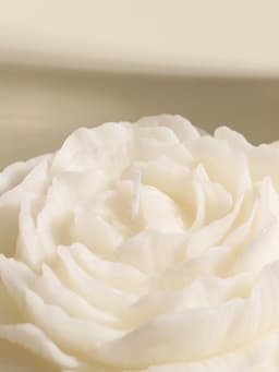 Свеча декоративная «Бутон пиона», белая, 16×14×4 см