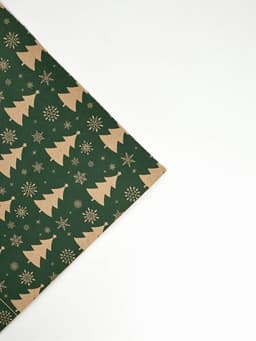 Упаковочная бумага в наборе с ножницами и верёвкой, «Новый год: Зимняя история», рулон 0.68 × 7 м