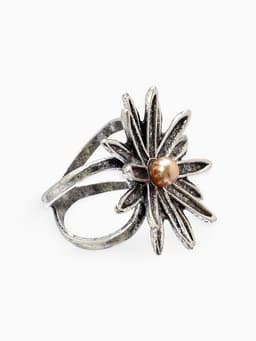 Кольцо для платка «Цветок Астра», белое в чернёном серебре