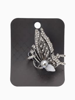 Кольцо для платка «Бабочка профиль», белое в чернёном серебре