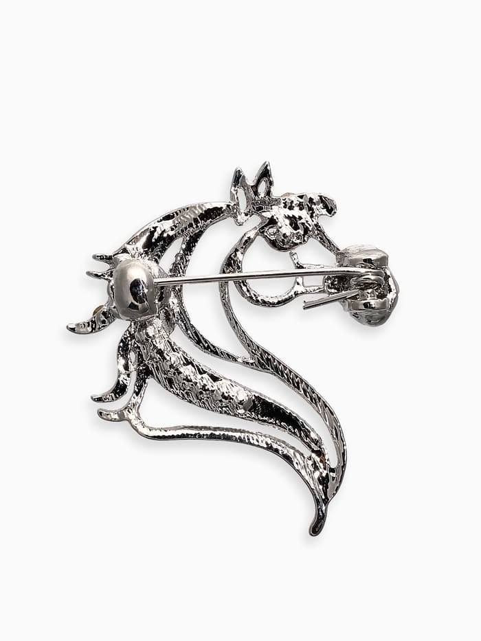 Брошь со стразами «Лошадь», белая в серебре