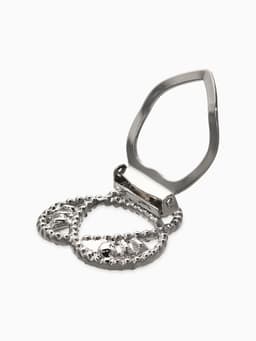 Зажим для платка «Три нити», белый в серебре