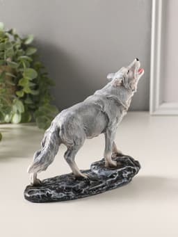 Фигурка полистоун «Волк воет на луну», 17×15.5 см
