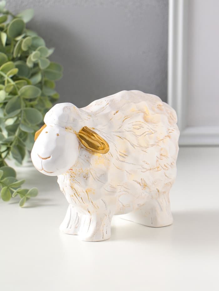 Фигурка полистоун «Бараш», белый с золотом, 8×17.5×12.5 см