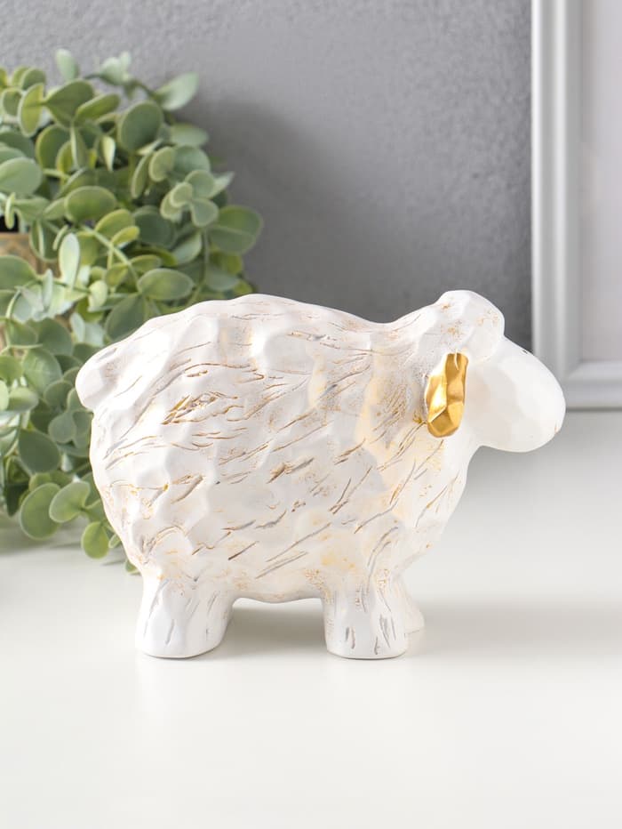 Фигурка полистоун «Бараш», белый с золотом, 8×17.5×12.5 см