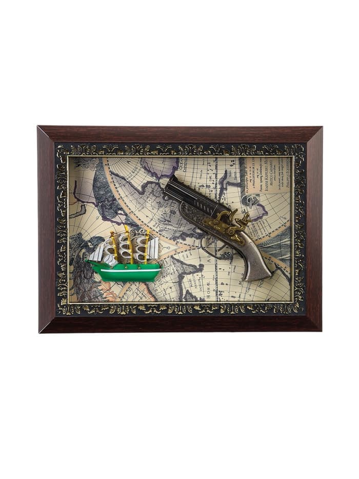 Панно настенное в раме с макетом оружия сувенирного «Карта. Револьвер и корабль», 26×36×5 см