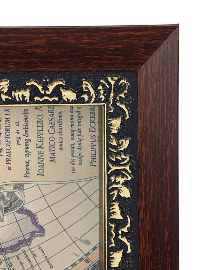 Панно настенное в раме с макетом оружия сувенирного «Карта. Револьвер и корабль», 26×36×5 см