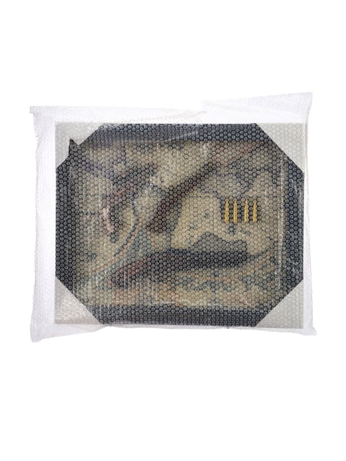 Панно настенное в раме с макетом оружия сувенирного «Карта. Револьверы и 4 пули», 35×43×4.5 см