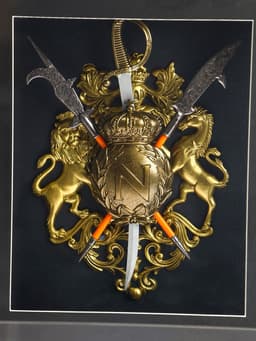 Панно настенное в раме с макетом оружия сувенирного «Револьверы. Геральдика», 49×104×7 см