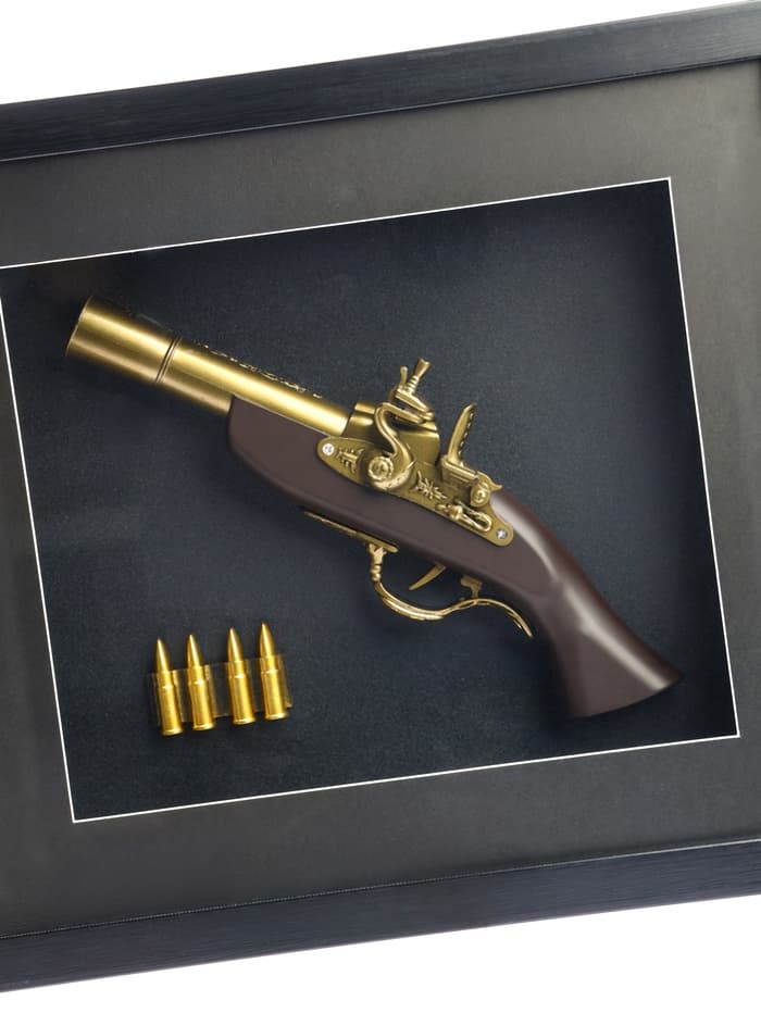 Панно настенное в раме с макетом оружия сувенирного «Револьверы. Геральдика», 49×104×7 см