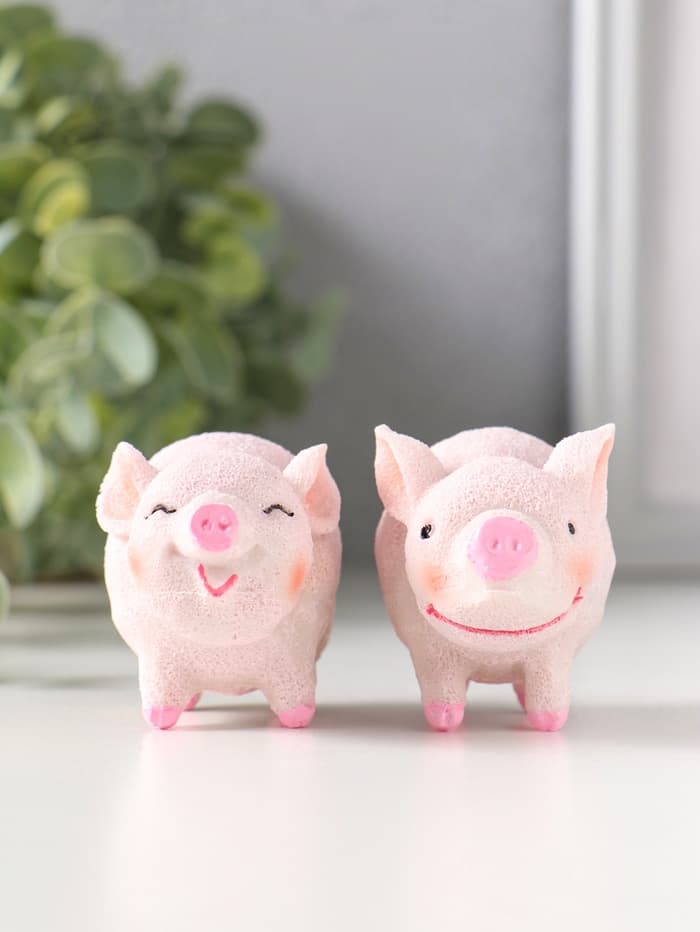 Набор фигурок 2 шт. полистоун «Поросята - поцелуй», 4×7.3×4.5 см