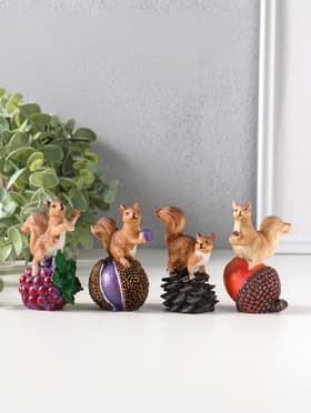 Набор фигурок 4 шт. полистоун «Белочки с орешками», 3×5.5×7.4 см