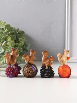 Набор фигурок 4 шт. полистоун «Белочки с орешками», 3×5.5×7.4 см