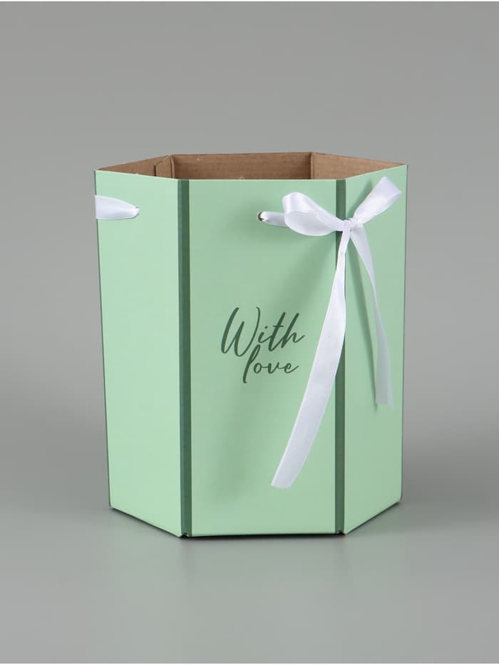 Коробка - переноска подарочная для цветов «С любовью», 17×14.8×19.5 см, шестигранник