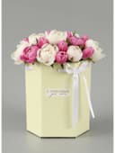 Коробка - переноска подарочная для цветов «С любовью», 17×14.8×19.5 см, шестигранник