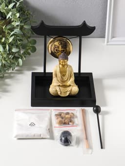 Японский сад камней настольный «Дзен. Будда в кремовом у гонга», с подставкой для благовоний и набором аксессуаров, 13.2×15×16 см