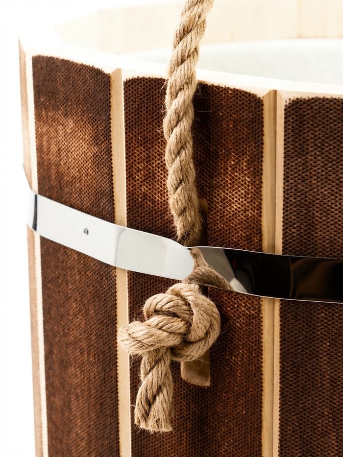 Ведро-запарник для бани и сауны «Добрыня», 15 л, деревянное, пластиковая вставка, ручка-верёвка