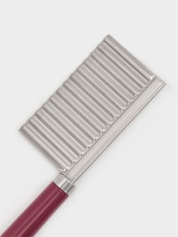 Нож для фигурной нарезки Доляна «Вкус», 18.5×5.5 см, бордовый