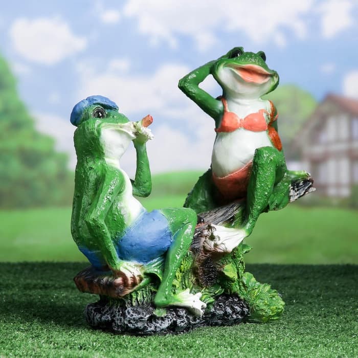 Садовая фигура из полистоуна «Лягушки на качелях», 37×17×38 см