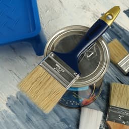 Кисть плоская ТУНДРА, натуральная щетина, пластиковая рукоятка, 2.5", 63 мм