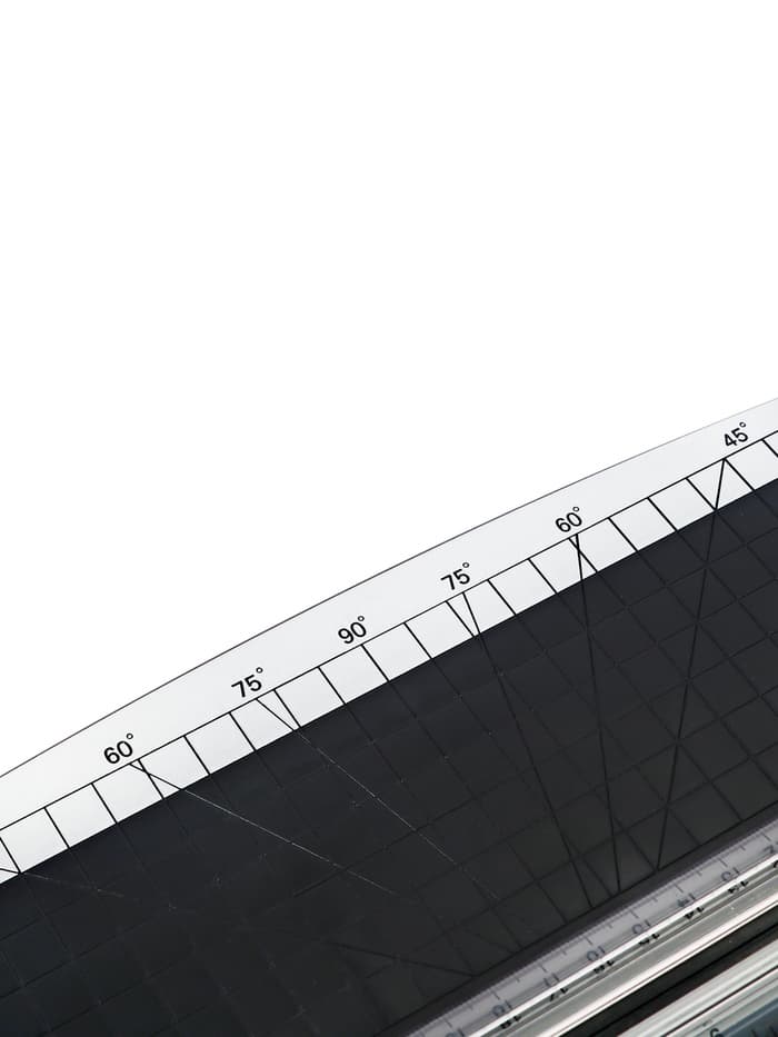 Резак для бумаги роликовый А4, до 3 листов, безопасное лезвие, длина реза 300 мм, корпус черный