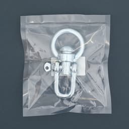 Вертлюг бычий со скобой (длина-10.5 см, ширина-5.5 см)