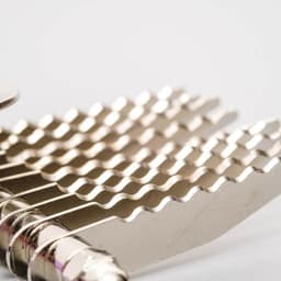 Колтунорез боковой, 9 лезвий, 6.5×19 см, чёрный, красный