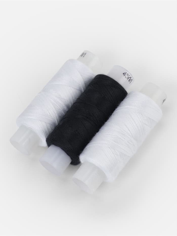 Нитки «Домино», 45ЛЛ, 150 м, набор 3 шт., чёрный/белый МИКС