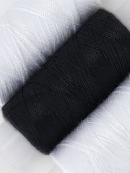 Нитки «Домино», 45ЛЛ, 150 м, набор 3 шт., чёрный/белый МИКС