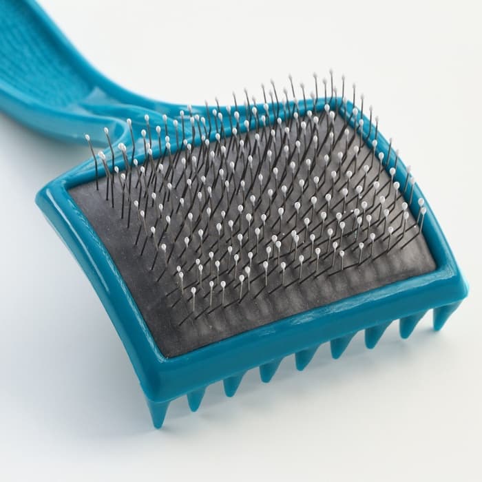 Щётка - пуходёрка большая, основание 68×48 мм, мягкая с каплями, бирюзовая