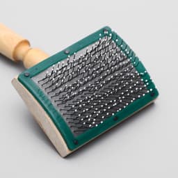 Щётка - пуходёрка, основание 70×50 мм, с каплями и рамкой, дерево