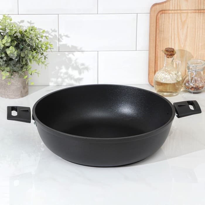 Сковорода KUKMARA «Традиция», d=30 см, съёмные ручки, антипригарное покрытие, литой алюминий, чёрная