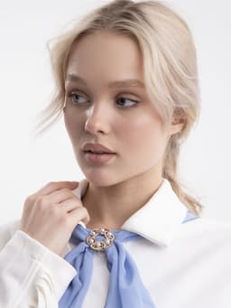 Зажим для платка «Звенья», с жемчужиной, белый в золоте