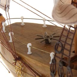 Сувенирная модель корабля «Астрильд», борта светлое дерево, паруса бежевые, 48.5×44×8 см