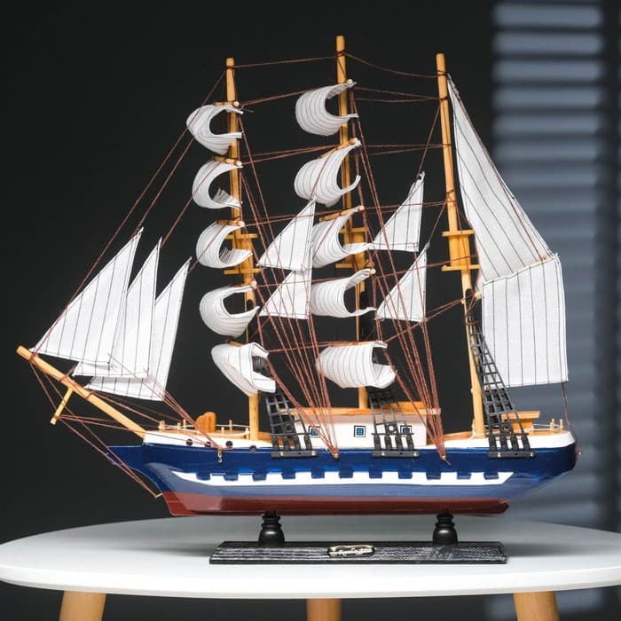 Сувенирная модель корабля «Рион», борта сине-чёрные, паруса бежевые с полосами, 50×44×10 см