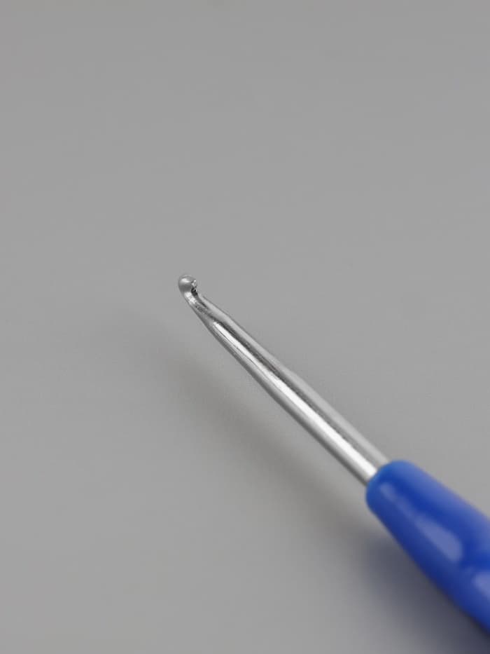 Крючок для вязания, с пластиковой ручкой, d=2 мм, 13.5 см, синий