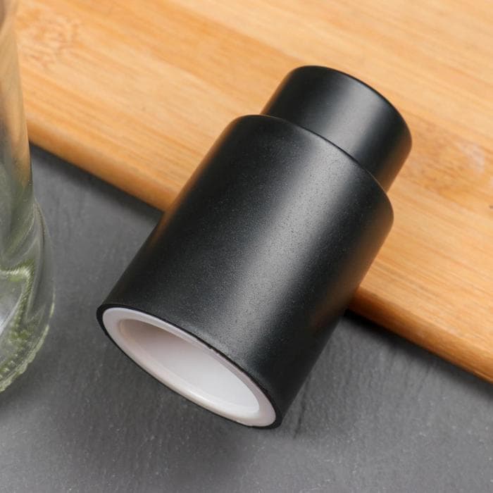 Пробка вакуумная для бутылки «Кнопка», 7 см, чёрная