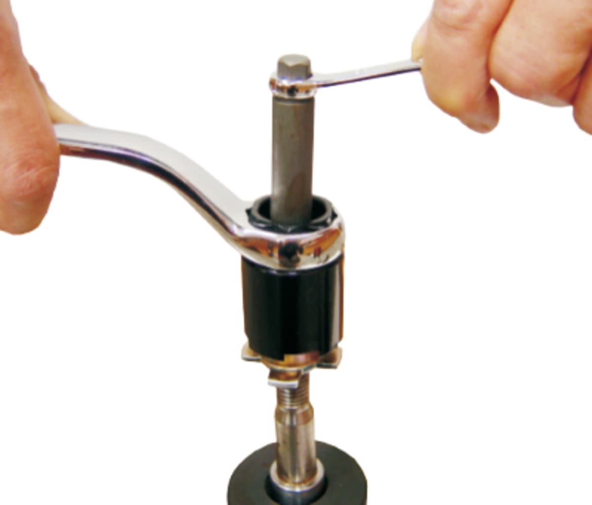 Ключ сервисный для снятия и установки верхней гайки крепления амортизатора (VOLVO S40, S60, S70, S80, S90) JTC /1 JTC-1530