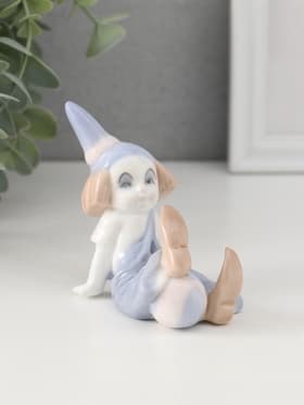 Фигурка керамика «Маленький клоун в колпаке с мячом», 8.5×5×7 см