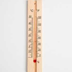 Термометр деревянный ( уличный-комнатный) Ош